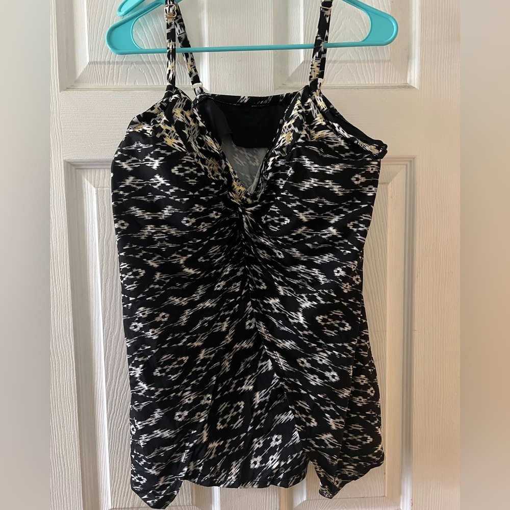 MiracleSuit Twist Swim Top Size 22w - NWOT